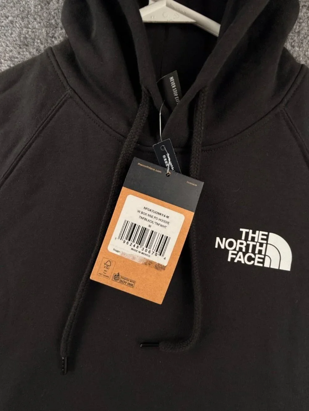 NWT North Face Back Graphic Hoodie Black White Medium Pullover Fleece Drawstring